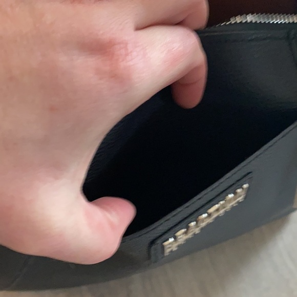 NWT Kenneth Cole Reaction black tote bag with makeup pouch, card holder & xtras - Picture 4 of 7